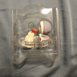 EUC Hallmark Keepsake Ornament "Frosty Friends" 1987
